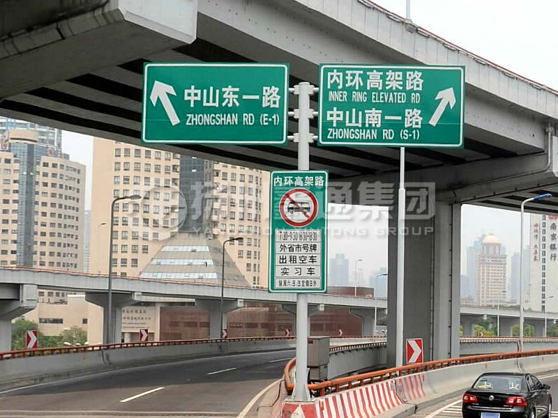 BZG-013，交通標(biāo)志桿，T型三懸臂交通標(biāo)志桿