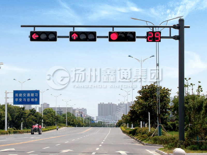 XHDG-002，F(xiàn)型懸臂信號燈桿