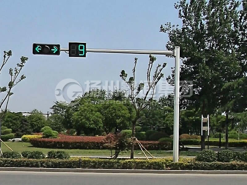 XHDG-035，L型八棱信號(hào)燈桿，丁字路口